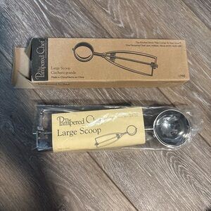 Pampered Chef Large Scoop NIB